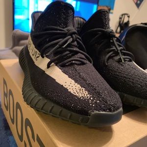 Yezzy Oreo color way size 11.5 only worn twice